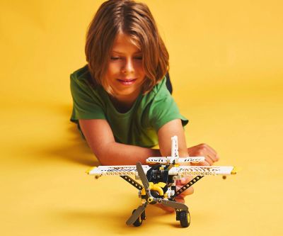 Конструктор Самолет с витло LEGO Technic 42198 